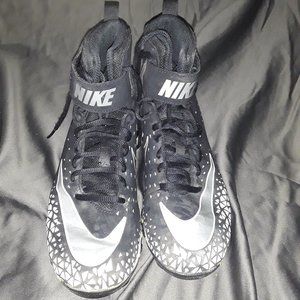 Nike High top football / Baseball cleats , Youth size 5.5 in excellent condition